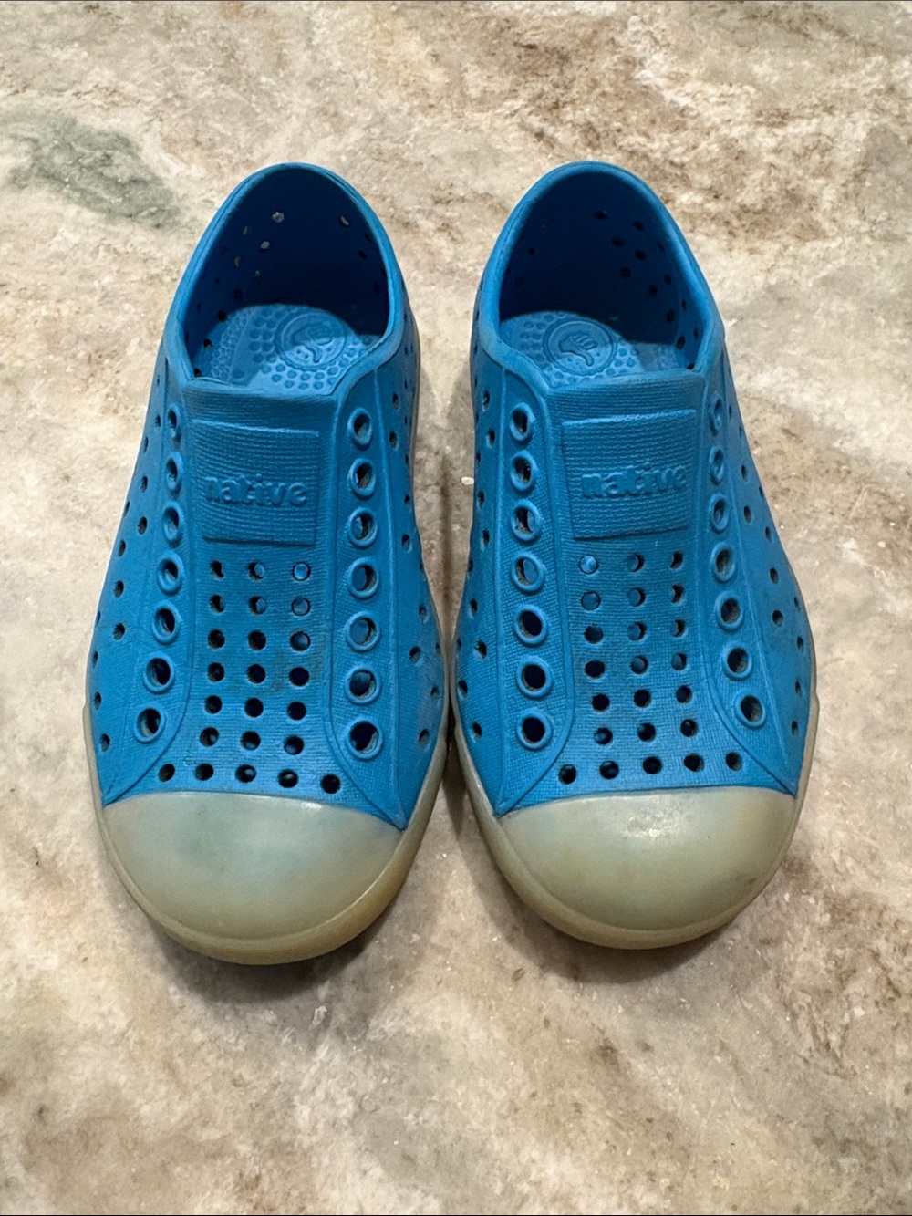 Native Kids Shoes in Bright Blue size 8